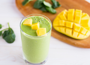 Kale, Mango, and Spinach Smoothie